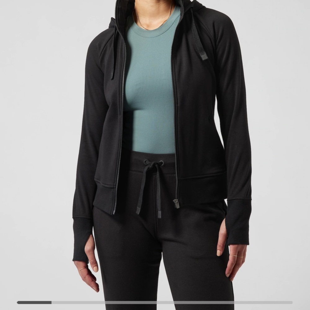 Women’s size Medium Athleta Triumph Hoodie- great condition
